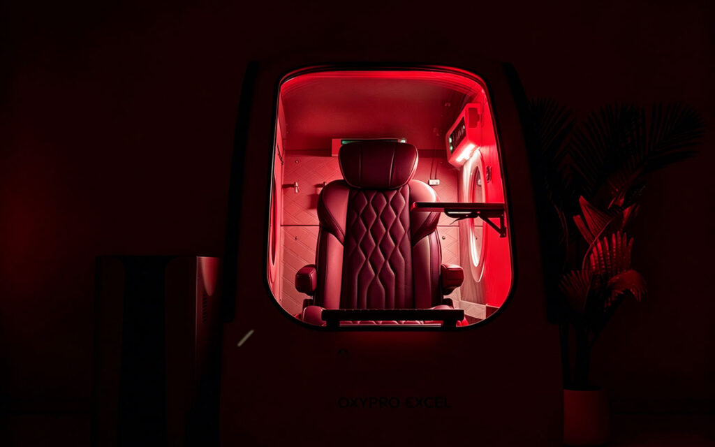 OXYREVO-Hard-Hyperbaric-Chamber-with-Red-Ligherapy