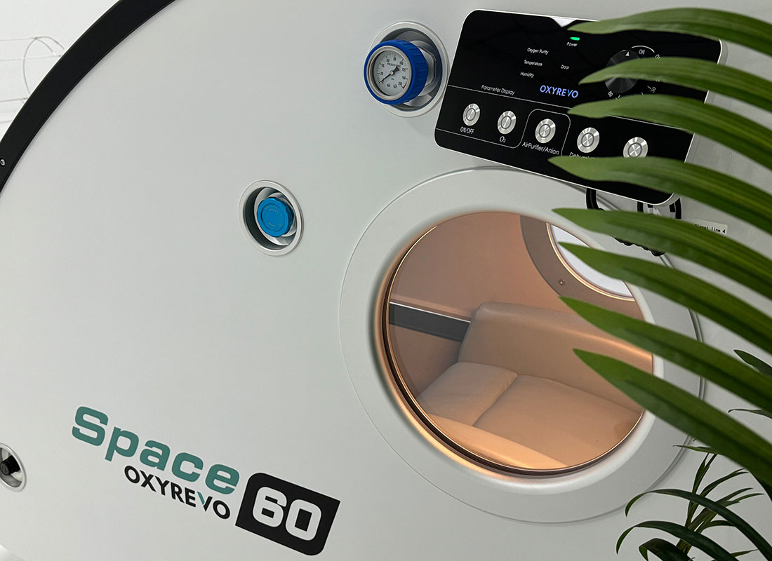 OXYREVO-SPACE60-HARD-HYPERBARIC-CHAMBER-CONTROL-PANEL-02