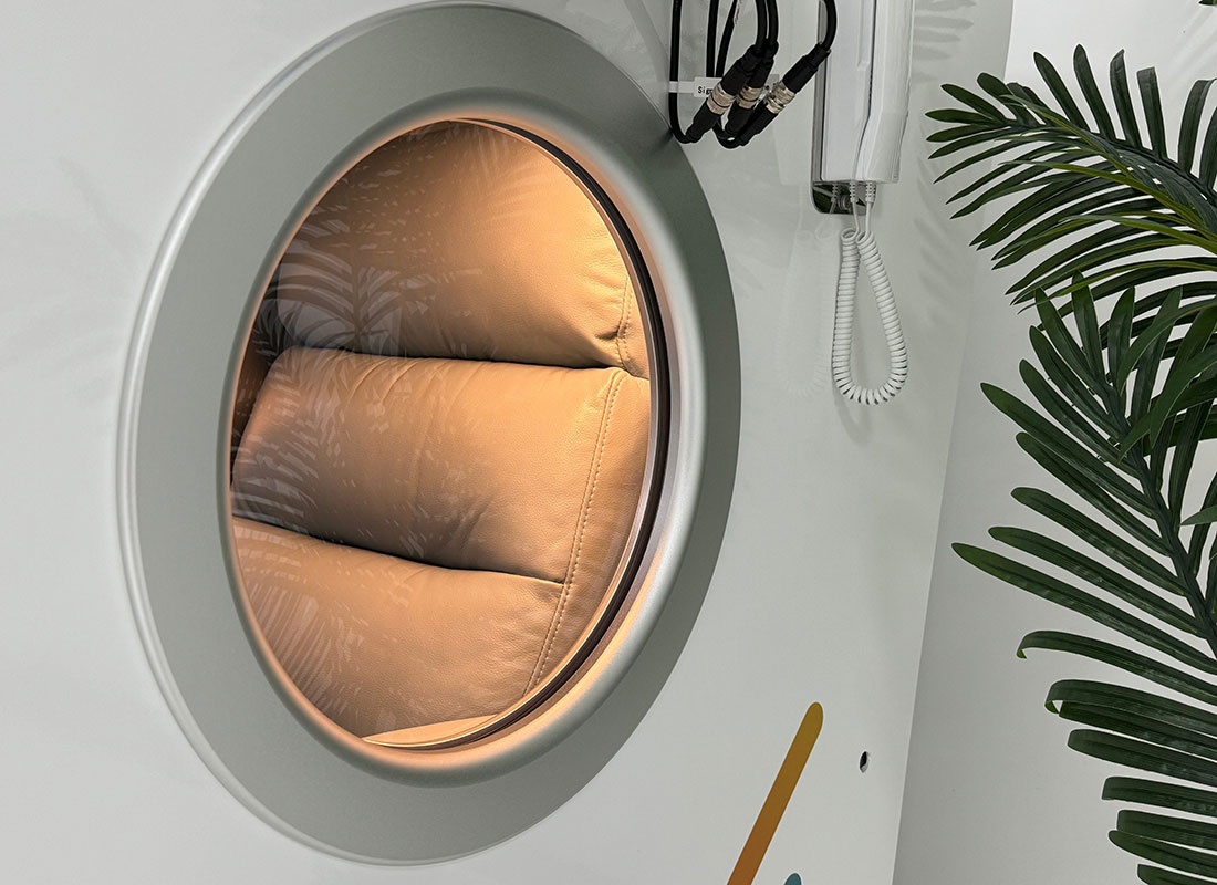 OXYREVO-SPACE60-HARD-HYPERBARIC-CHAMBER-WINDOWS-01