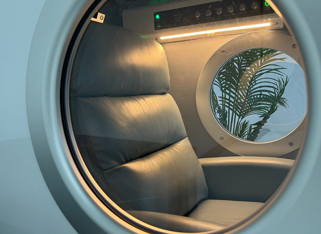 OXYREVO-SPACE60-HARD-HYPERBARIC-CHAMBER-WINDOWS-02