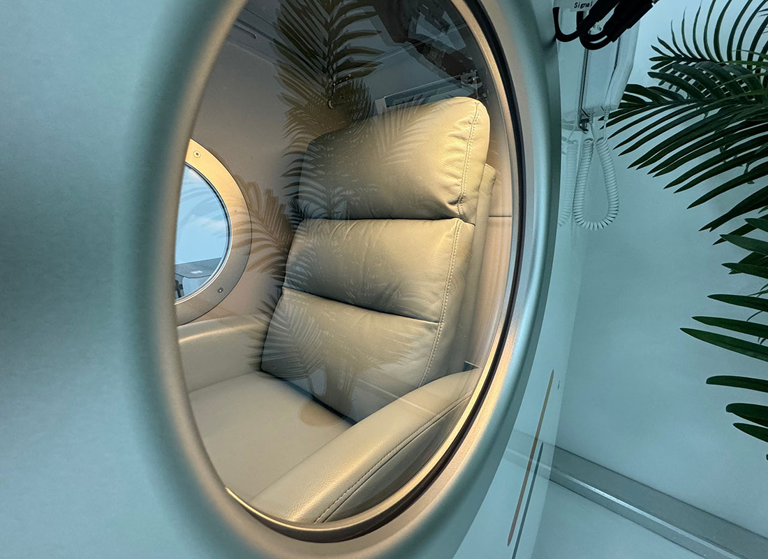 OXYREVO-SPACE60-HARD-HYPERBARIC-CHAMBER-WINDOWS-03