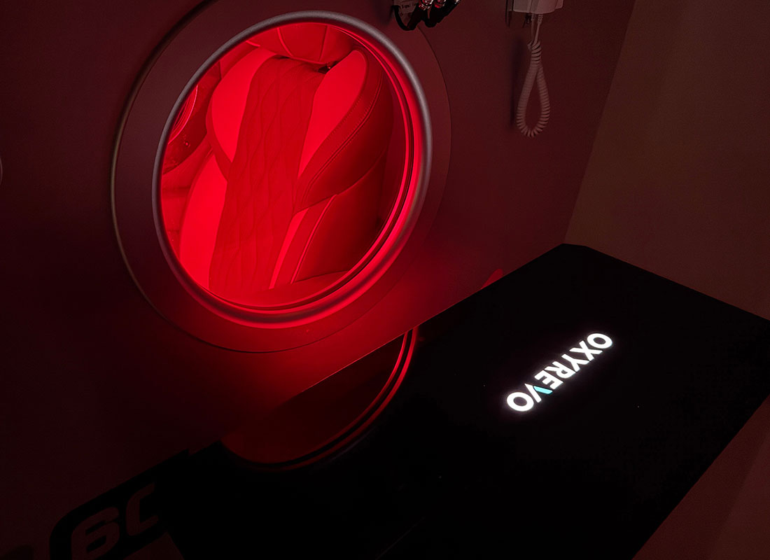 OXYREVO-SPACE60-HARD-HYPERBARIC-CHAMBER-WINDOWS-04